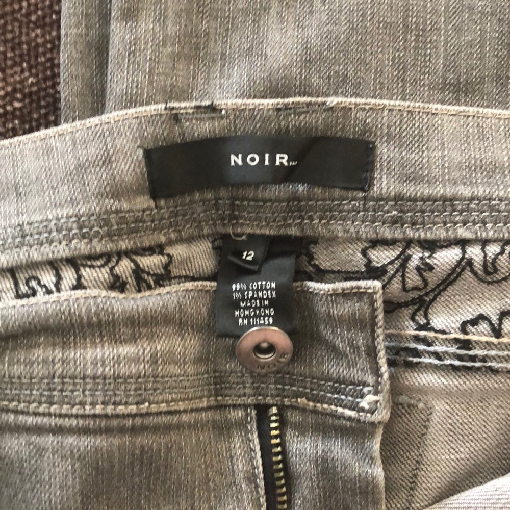 Jeans - Picture 3 of 4